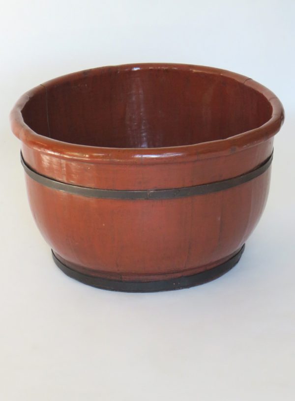 Red Lacquer Wooden Bucket