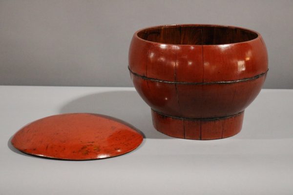 Red Lacquered Bucket with Lid - Image 4