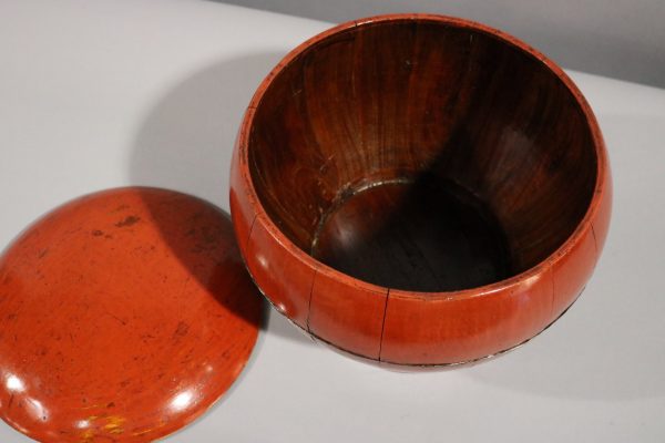 Red Lacquered Bucket with Lid - Image 5
