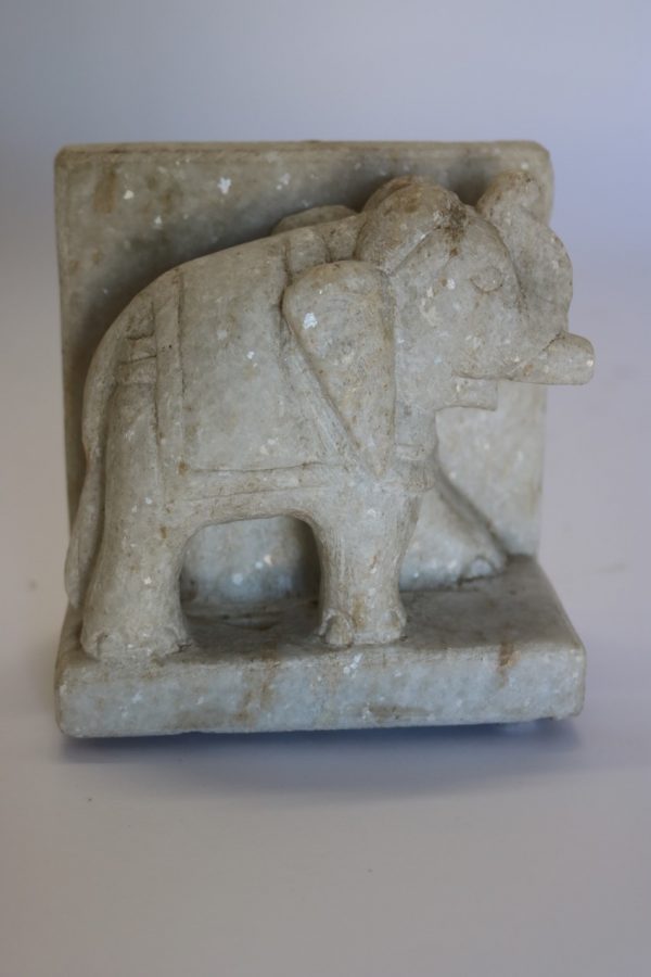 Hand carved white marble Figure from India - Image 5