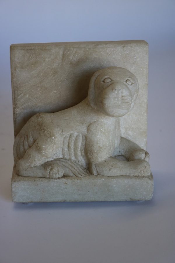 Hand carved white marble figure from India - Image 2