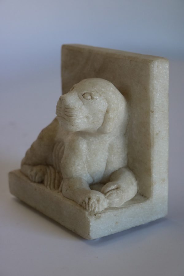 Hand carved white marble figure from India - Image 4