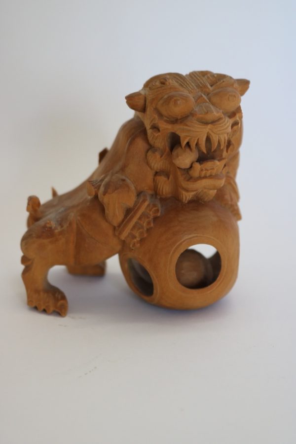 Hand carved wood foo dog from China - Image 2